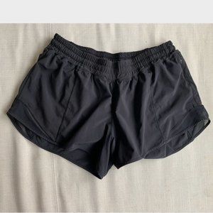 Black lululemon Hottie Hot Short, Lined 4in